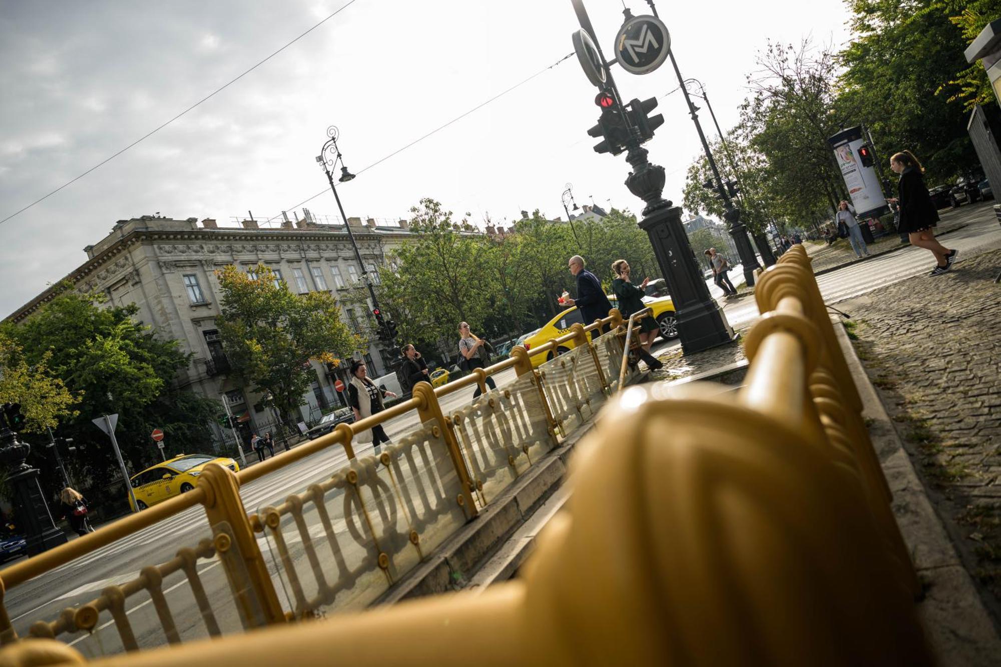 Best Seasons Andrassy Budapest Exterior photo